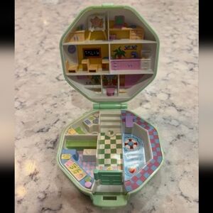 Vintage Bluebird 1990 Polly Pocket School House Compact Only, No Dolls